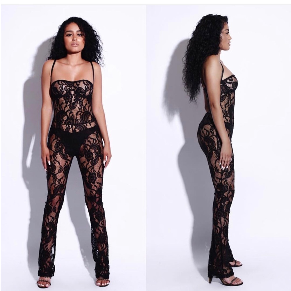 MATTE BRAND LACE BODYSUIT. NEVER WORN.